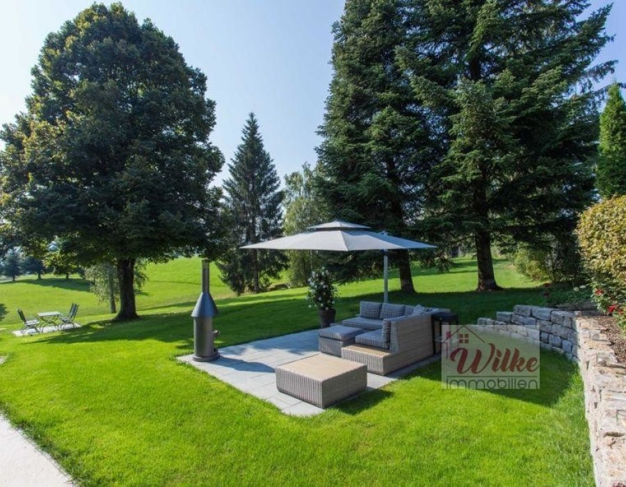 Uneinsehbares Parkgrundstück Bild 3