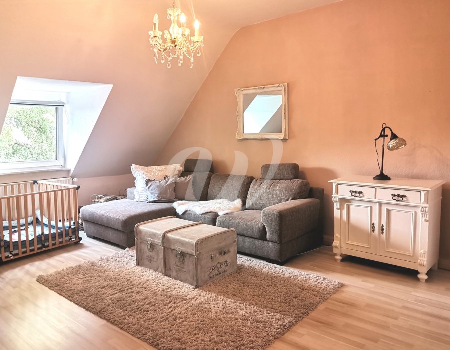 Gemütliche und ruhige Dachgeschoßwohnung im beliebten Dichterviertel Bild 1