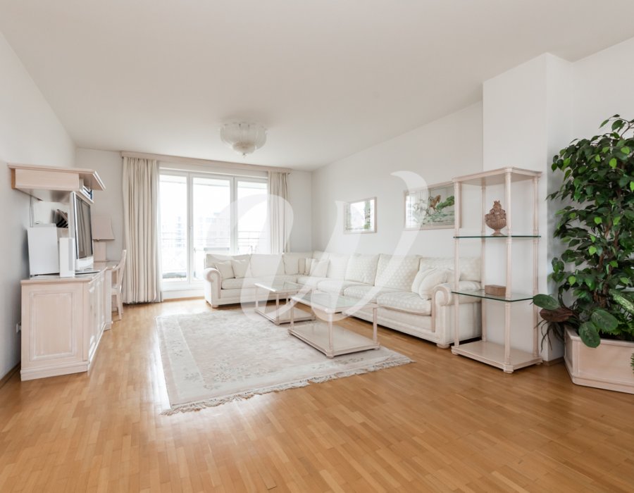 Penthouse-Etage im nördlichen Westend Bild 2